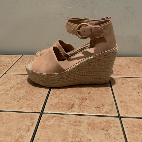 Marc Fisher Alida Espadrille Wedge Sandals in Tan Size 9 - Picture 4 of 12